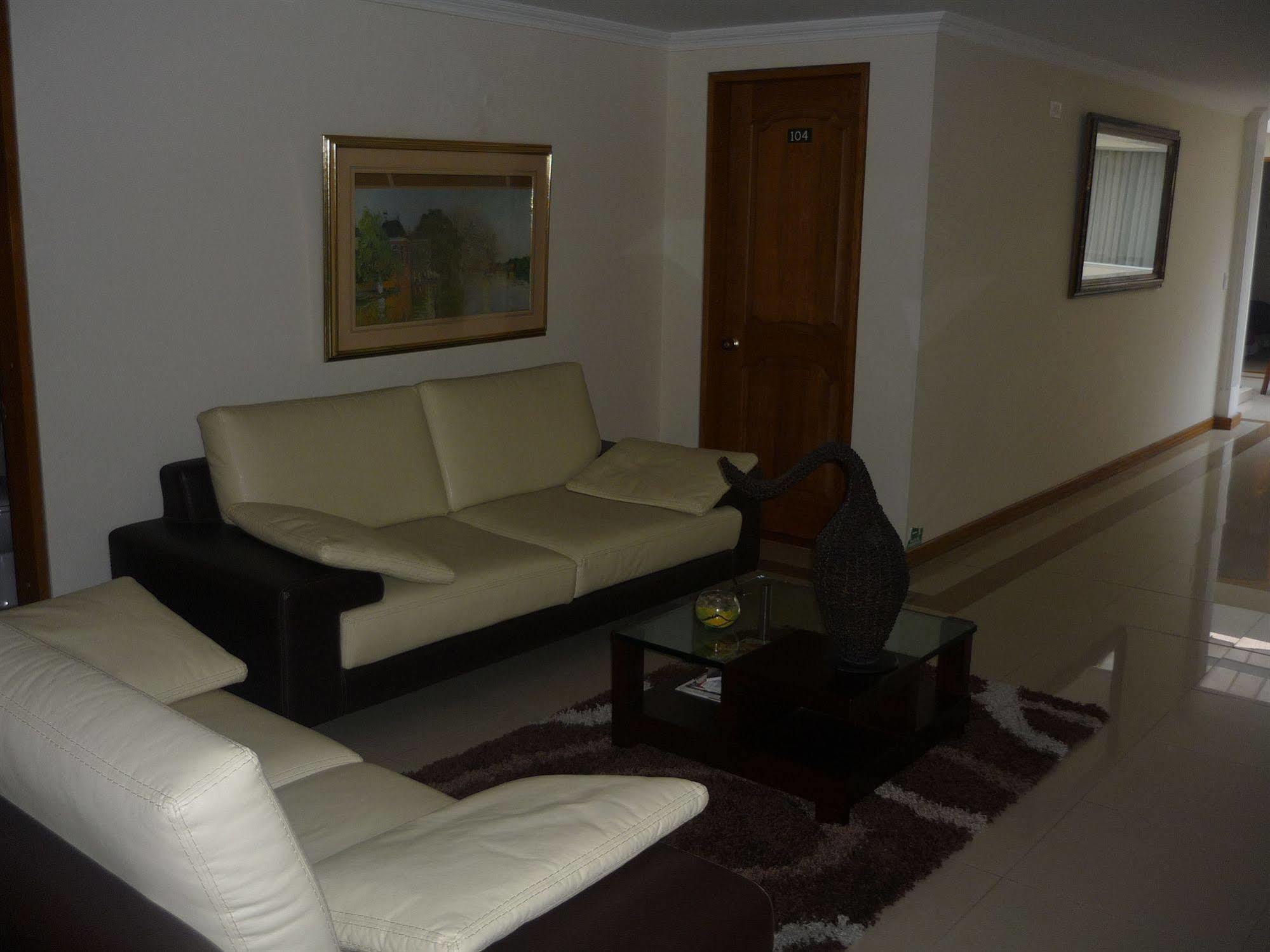 Hotel Casa La Riviera Bogotá Esterno foto